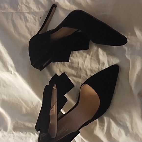 Shoes - Picture 3 of 3